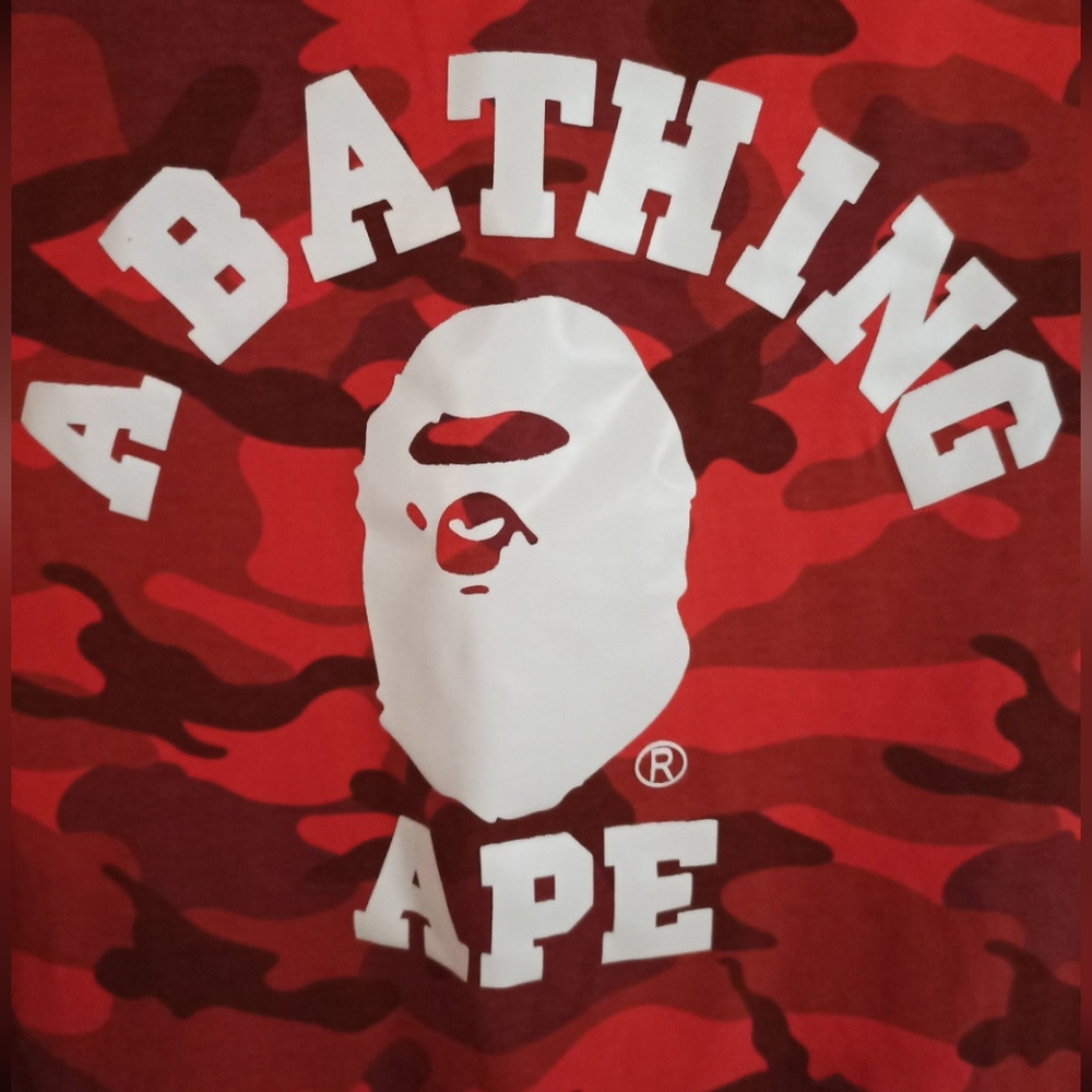 BAPE Camo Tshirt medium red